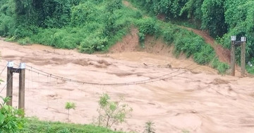 Son La flooding sweeps away 3 suspension bridges; 6 individuals reported missing