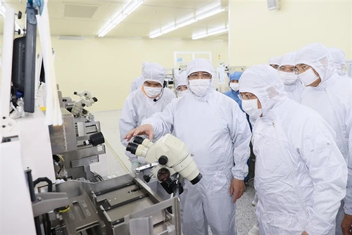 VN to focus on training workers for semiconductors, hydrogen, carbon credits