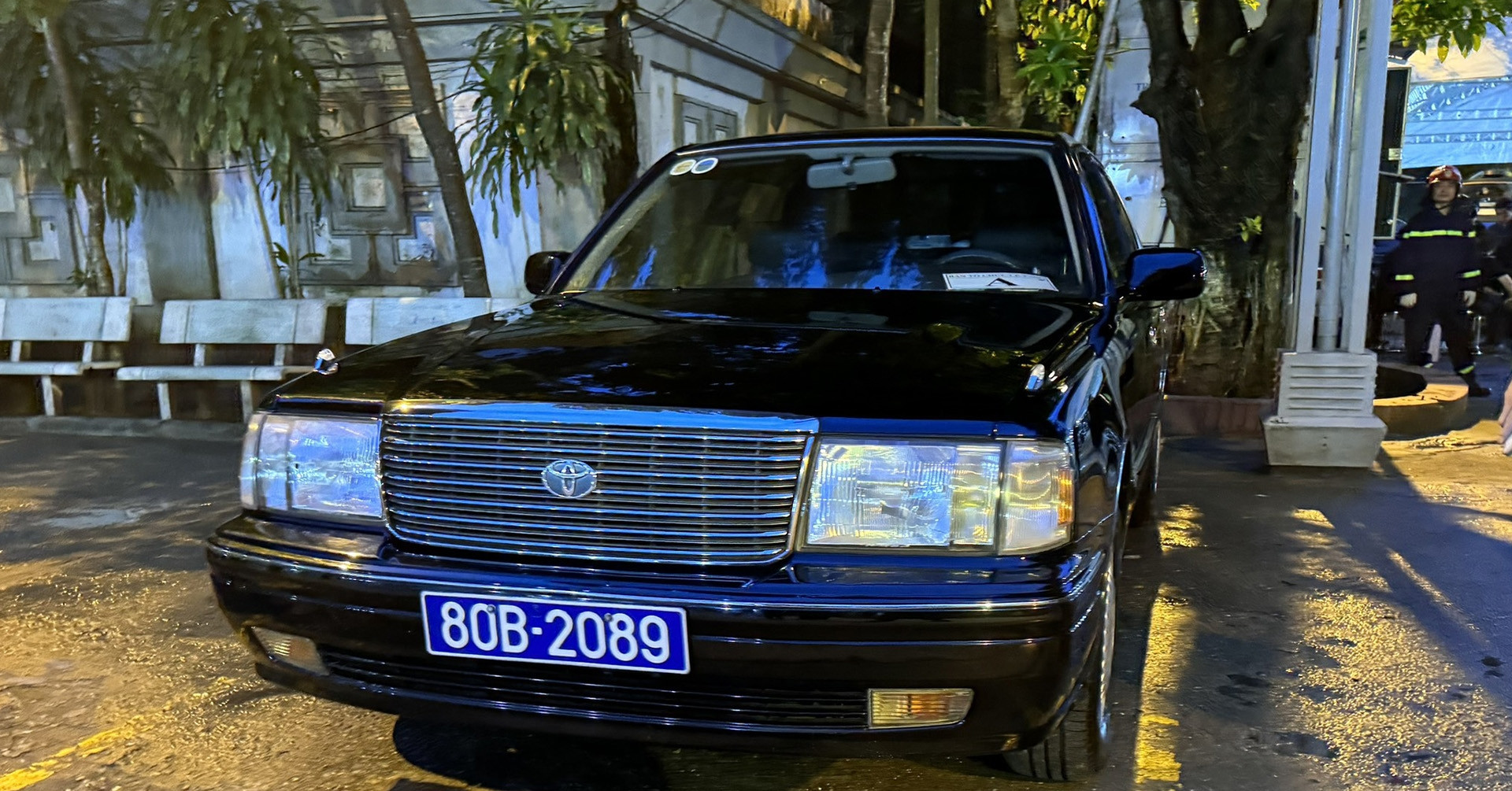 The loyal Toyota Crown at General Secretary Nguyen Phu Trong's funeral