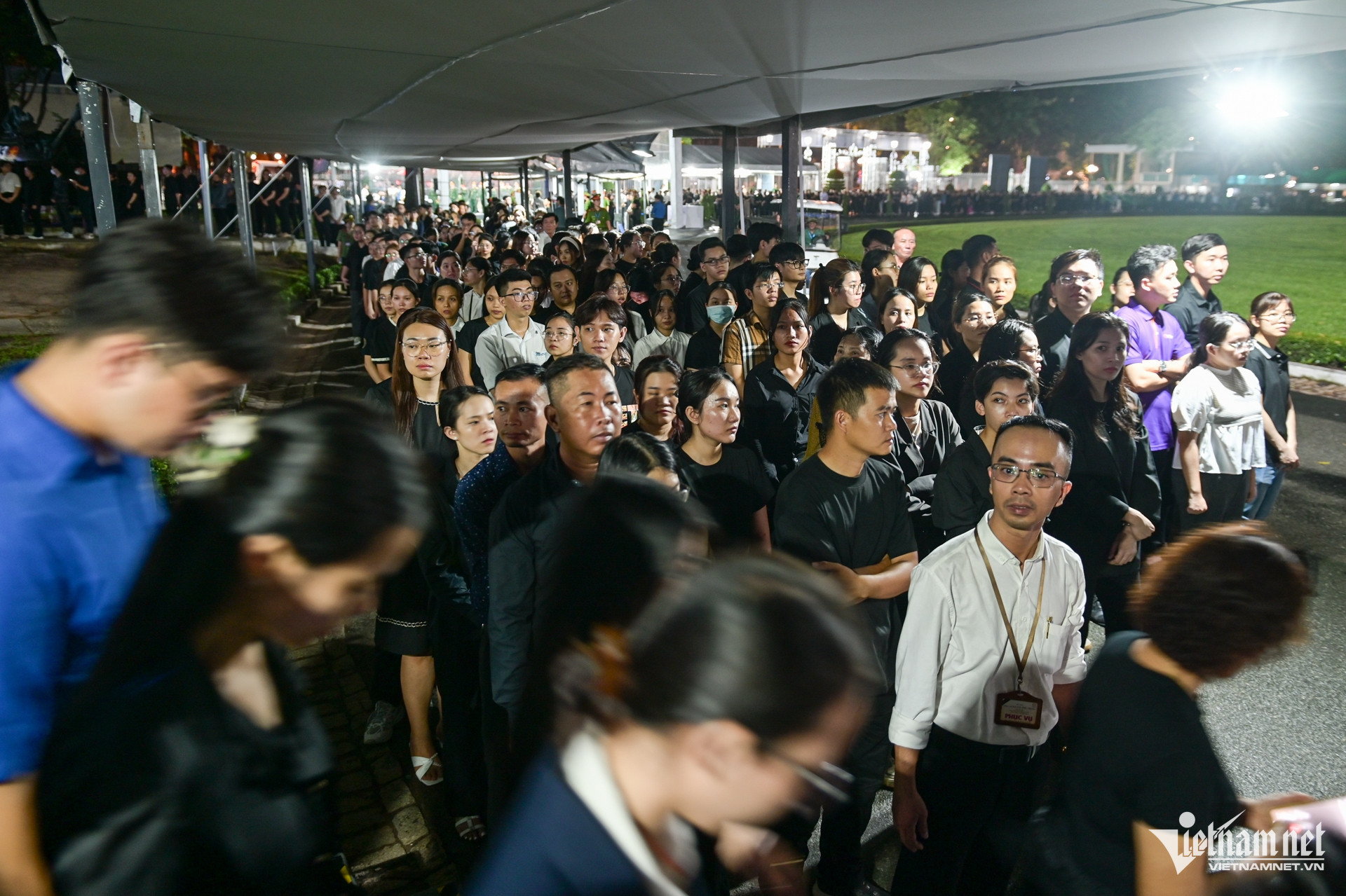 W-viếng TBT Nguyễn Phú Trọng TPHCM 17.jpg