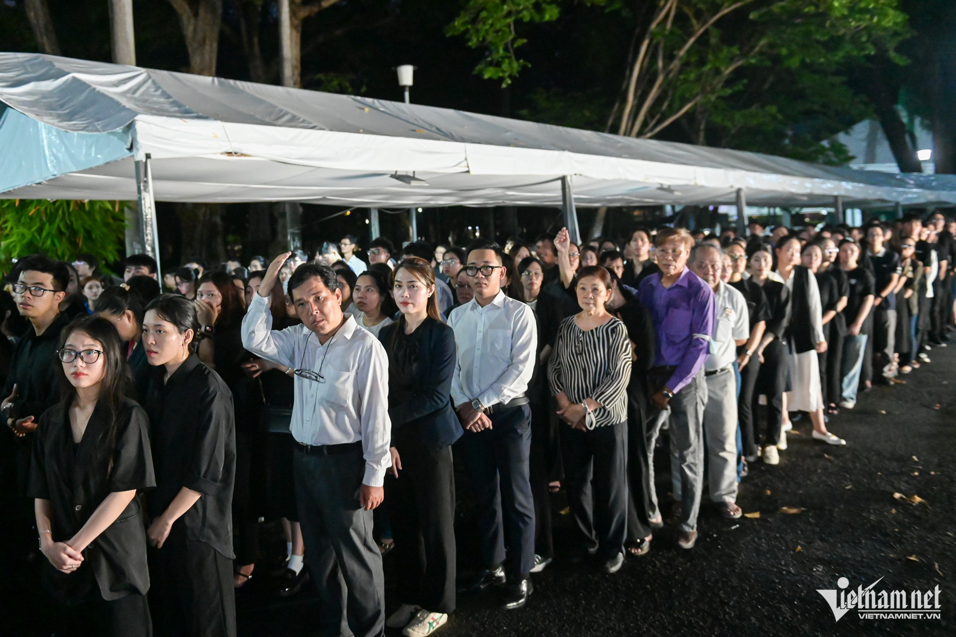 W-viếng TBT Nguyễn Phú Trọng TPHCM 12.jpg