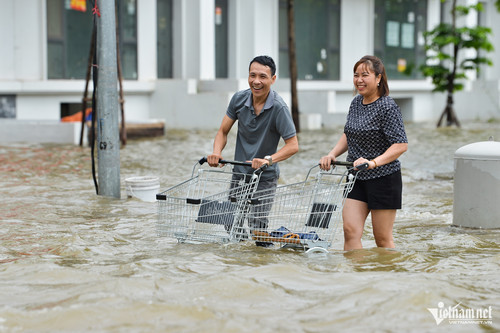 'Paradise' villas in Hanoi turn into nightmare after heavy rain