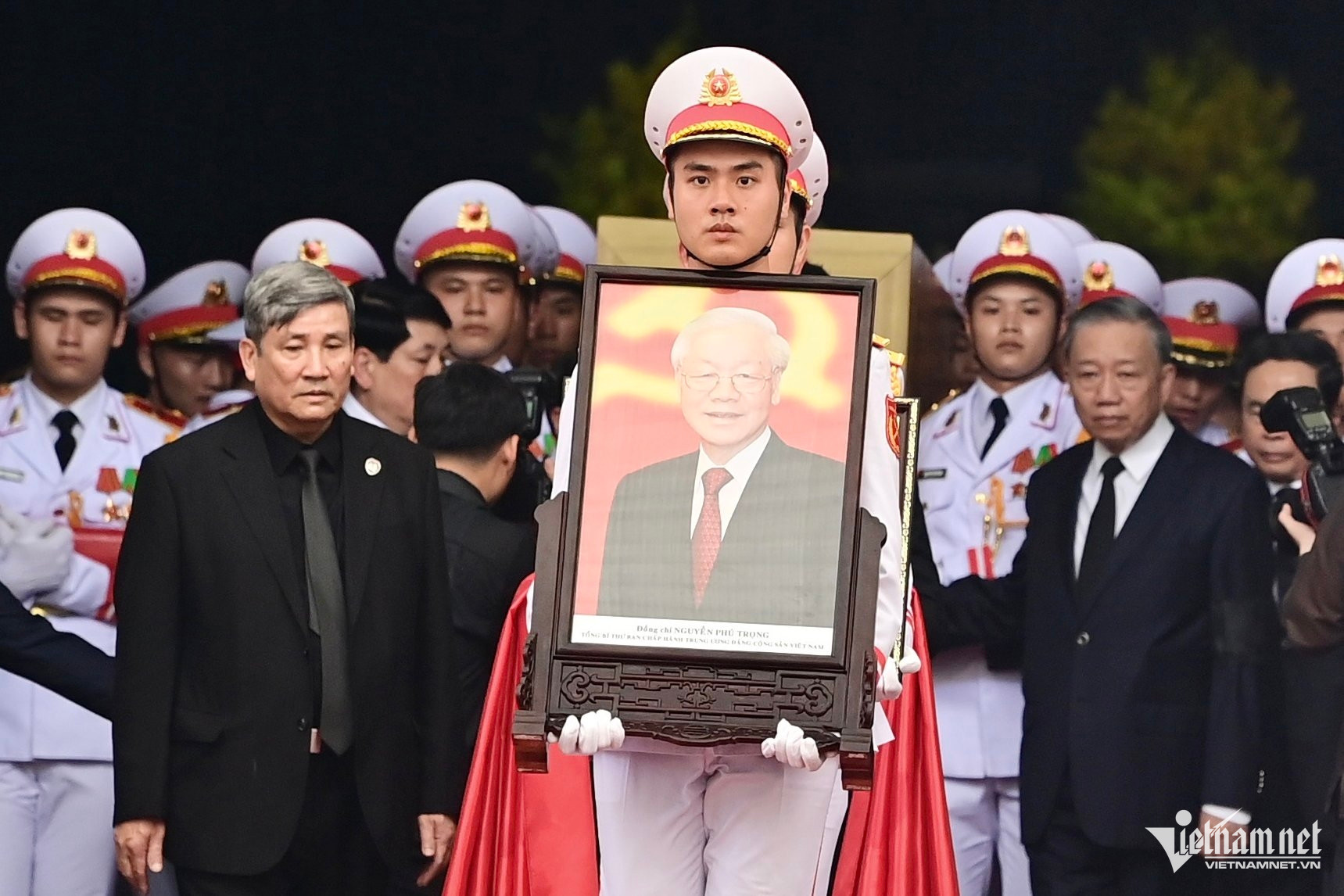 w z5670010155997 16e4ef970a4f837ac2f0cd18564f8f86 1617.jpg