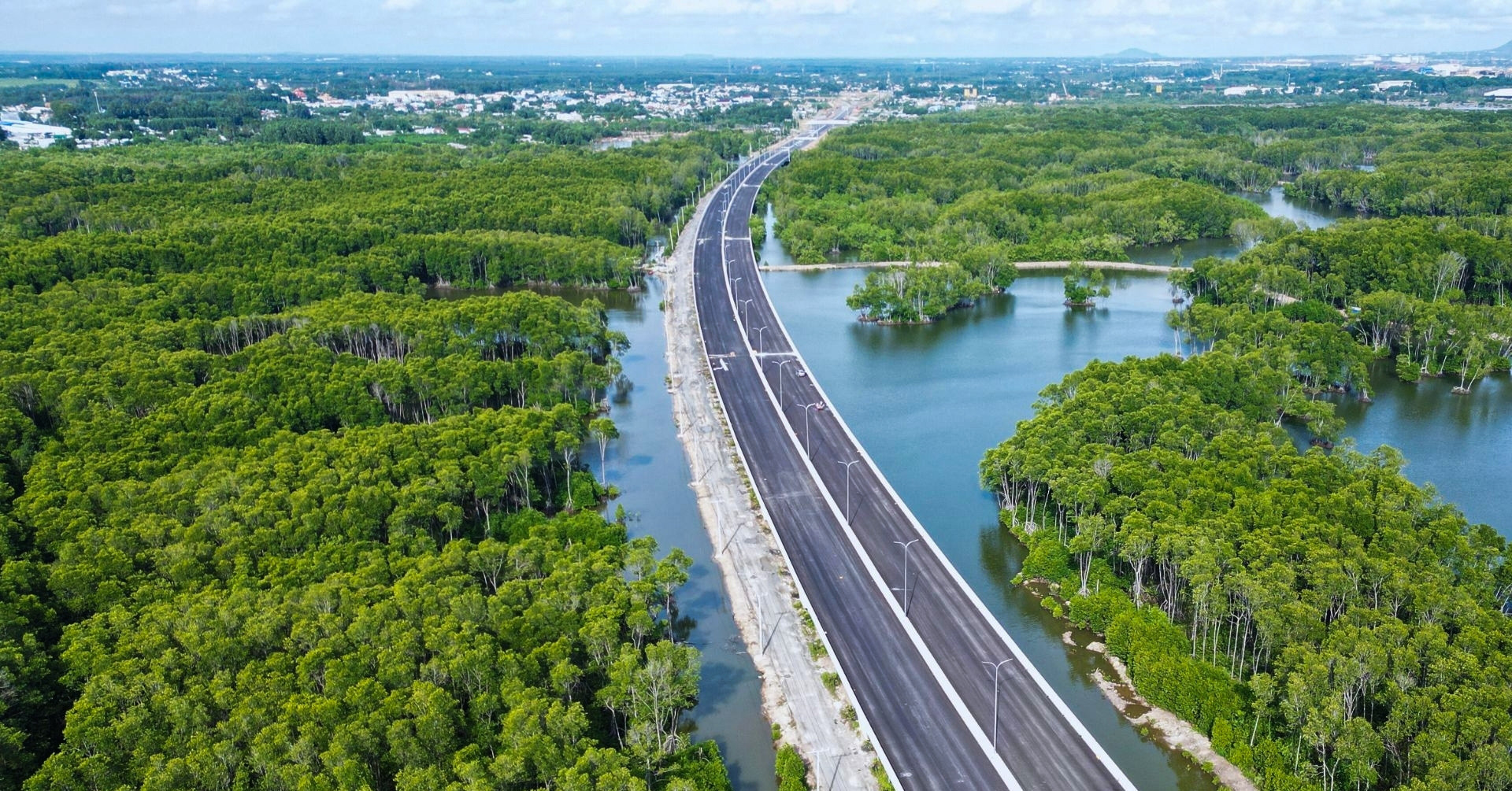 Ben Luc - Long Thanh Expressway: A scenic route through mangrove forests