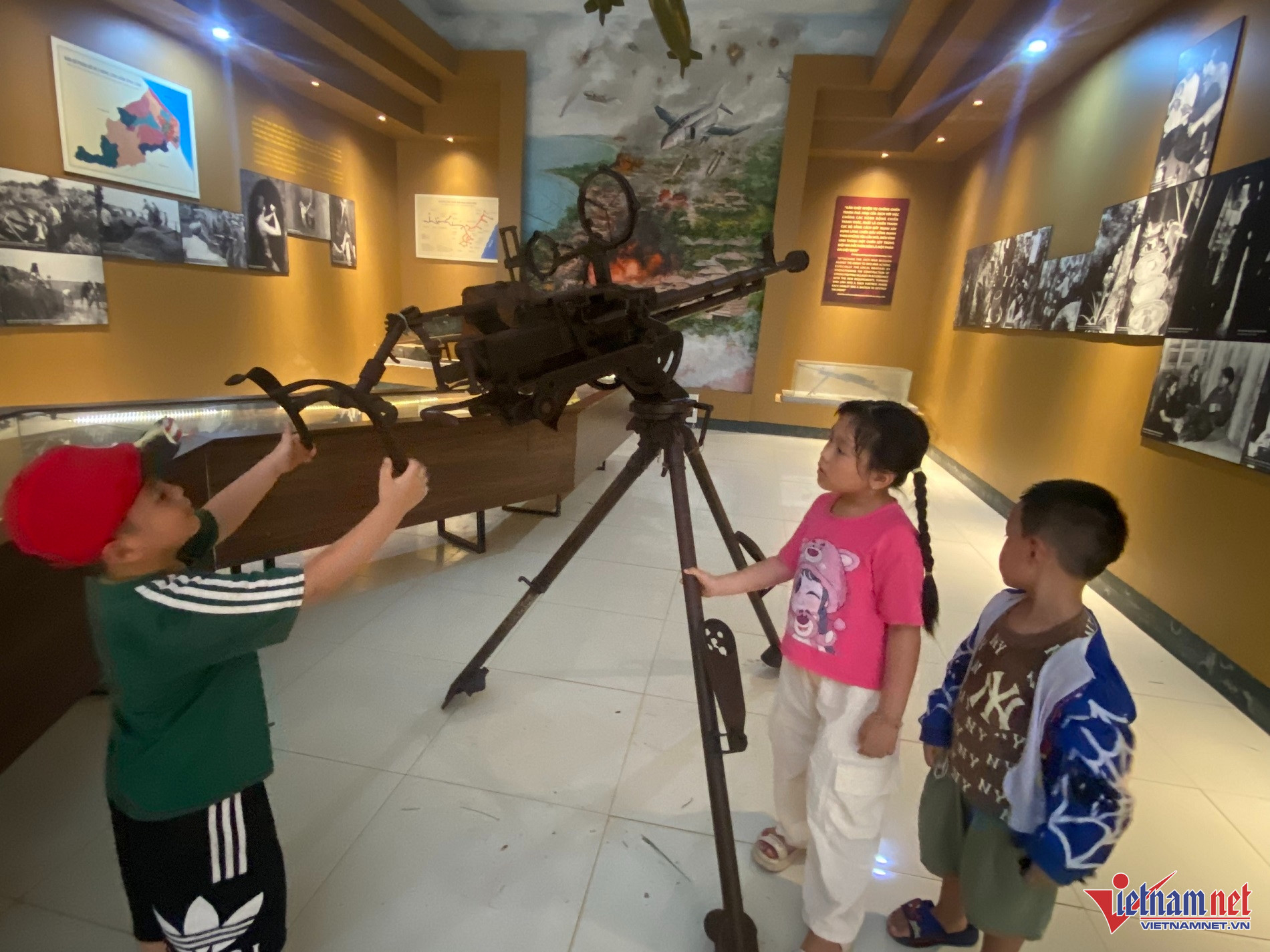 W-Hình địa đạo (1).jpg