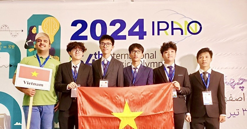 Vietnamese team excels at 2024 Physics Olympiad with 5 medals