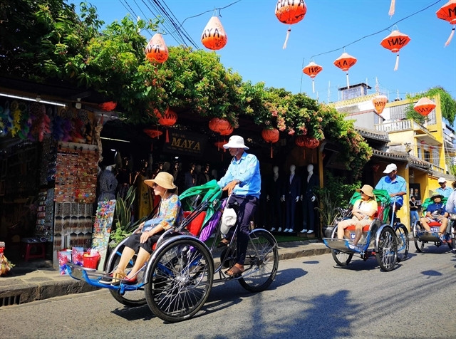 Solutions to encourage international tourists to spend more in Vietnam