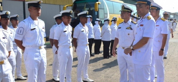 Navy vessel Le Quy Don calls at Brunei port for working visit