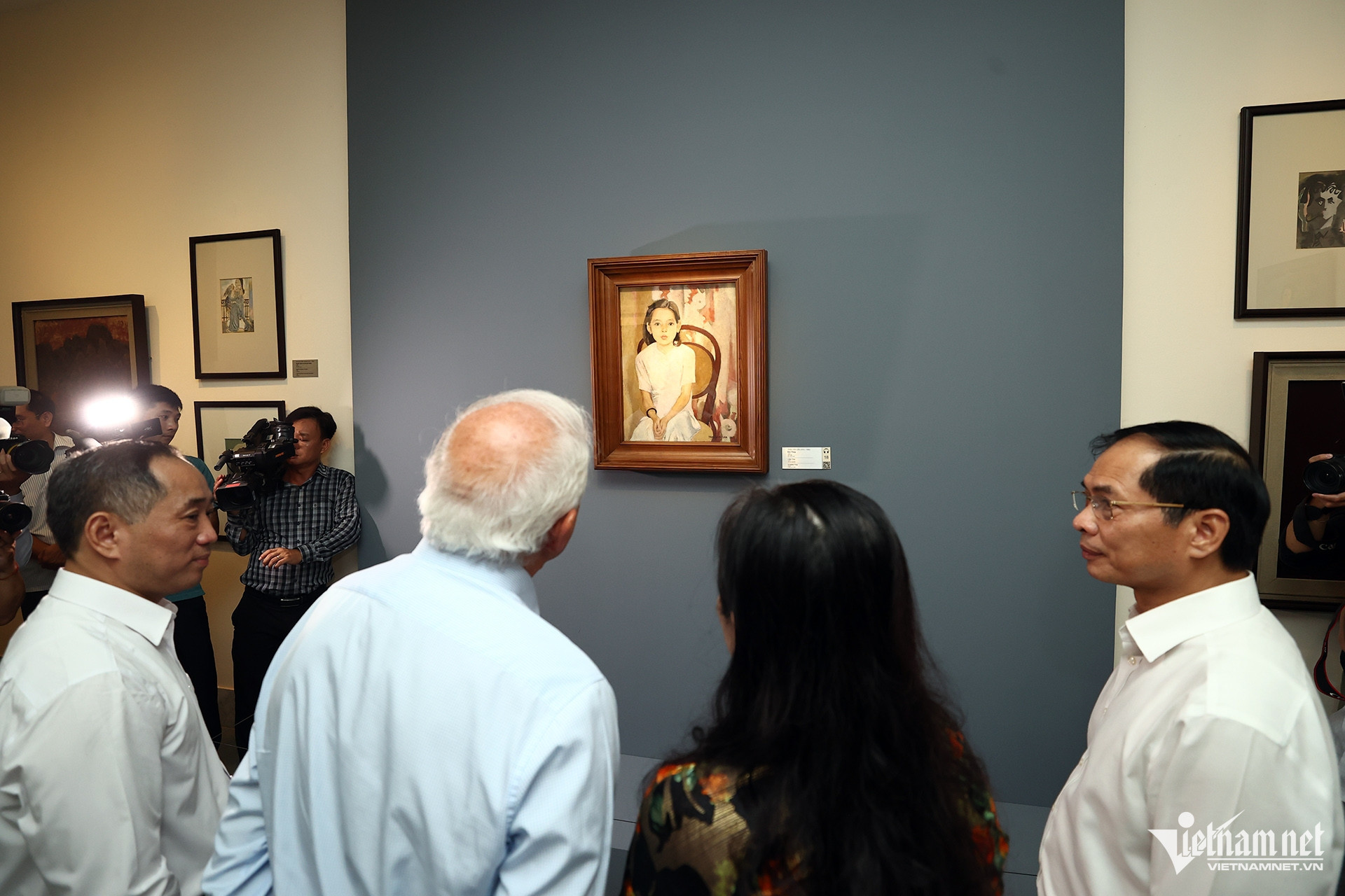 W-Tranh Em Thuý_8040.jpg