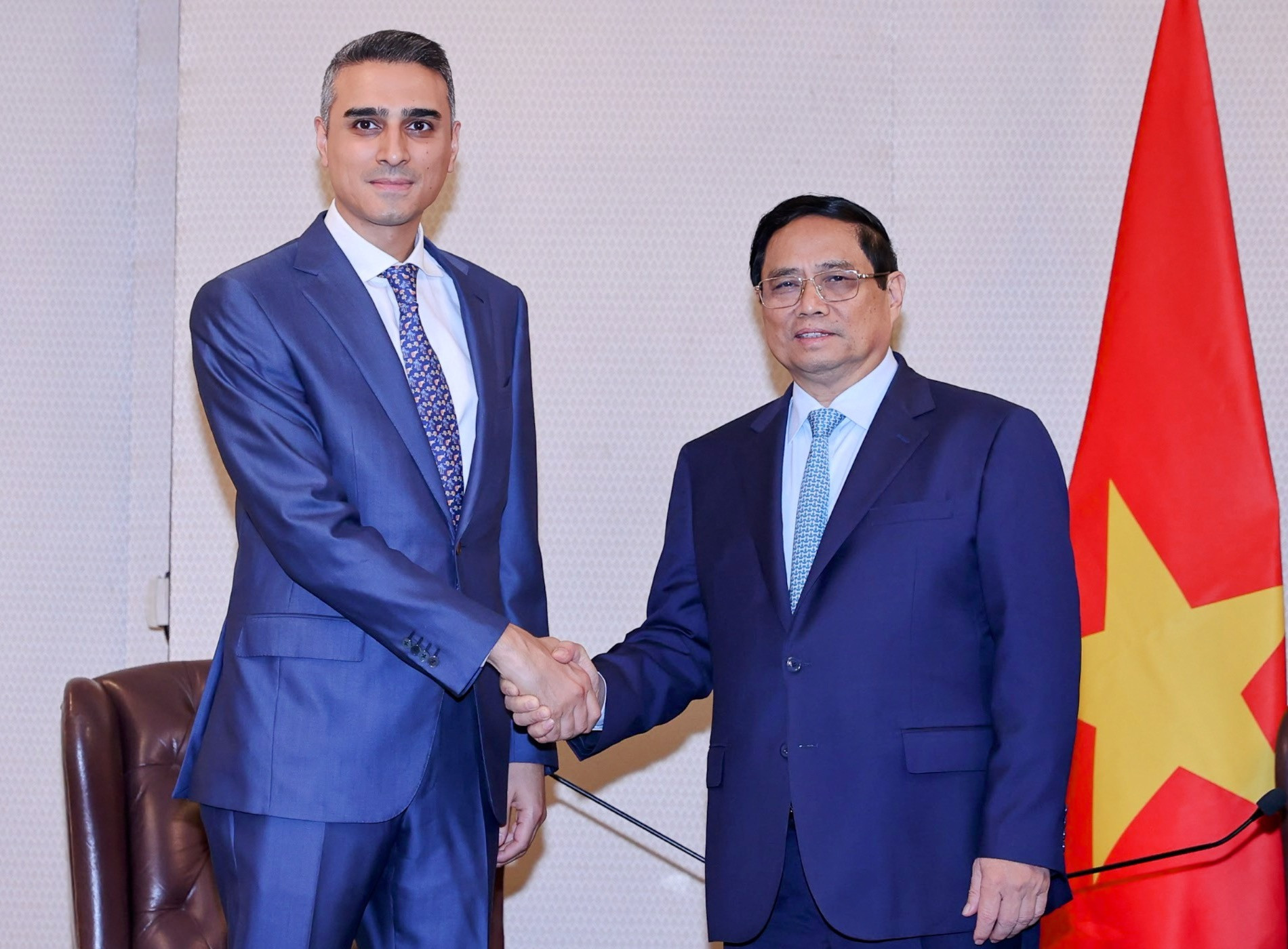 Thutuong daukhi dung.jpg