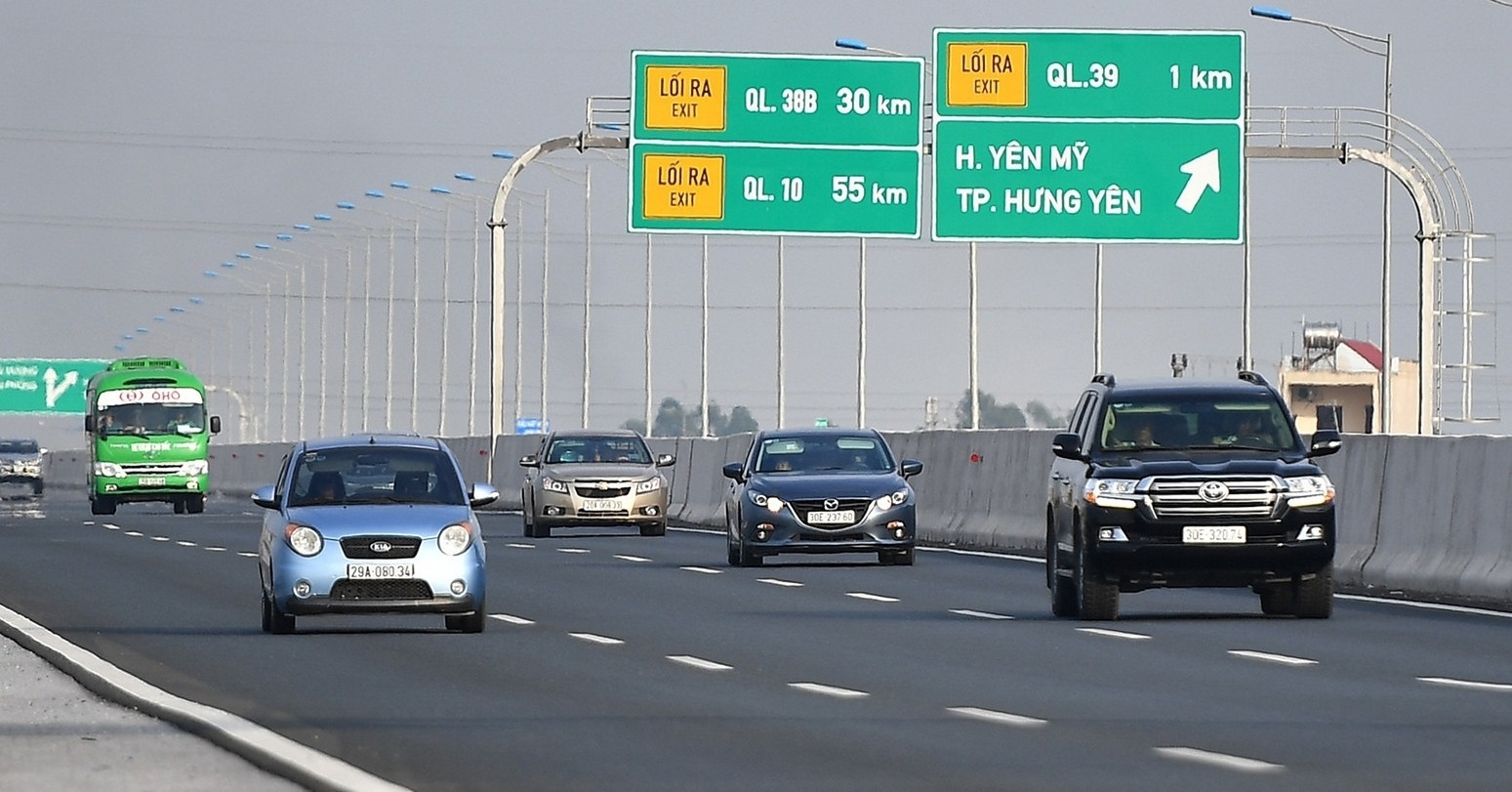 VN aims for full mobile broadband coverage on highways, industrial ...