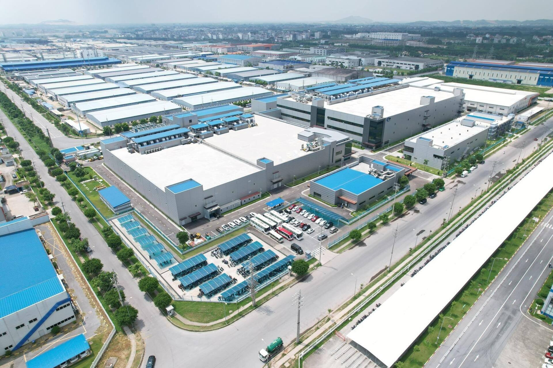 The shift to semiconductor industry opens up opportunities for VN