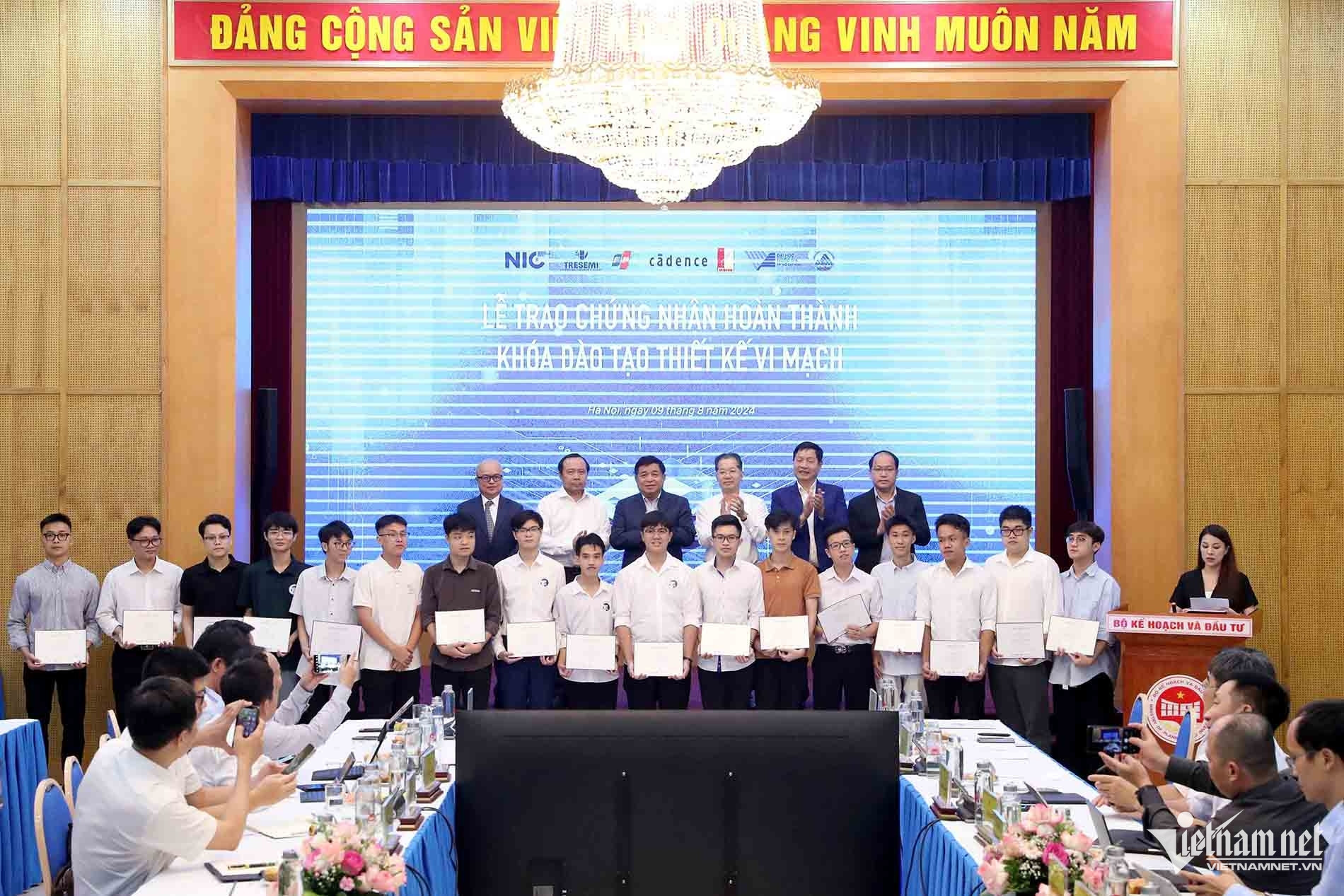 Vietnam kicks off plan to produce 50,000 semiconductor engineers