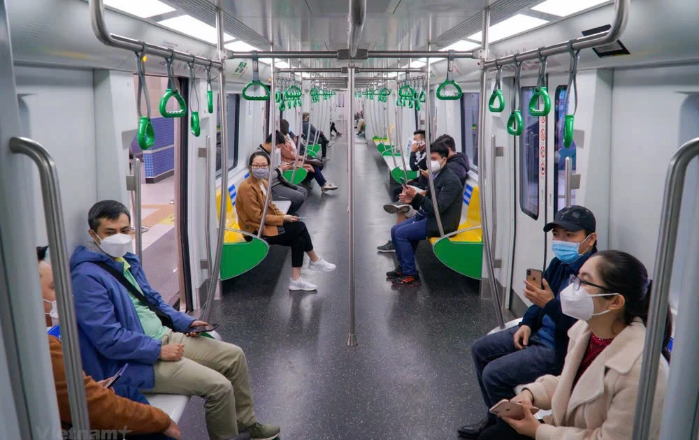 Nhon-Hanoi Station metro line serves 250,000 passengers in first four days