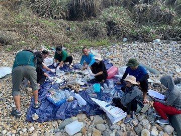 Coastal tourism sites take action on plastic waste