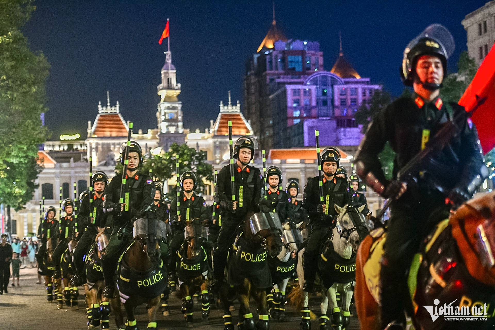 W-kỵ binh TPHCM14.jpg