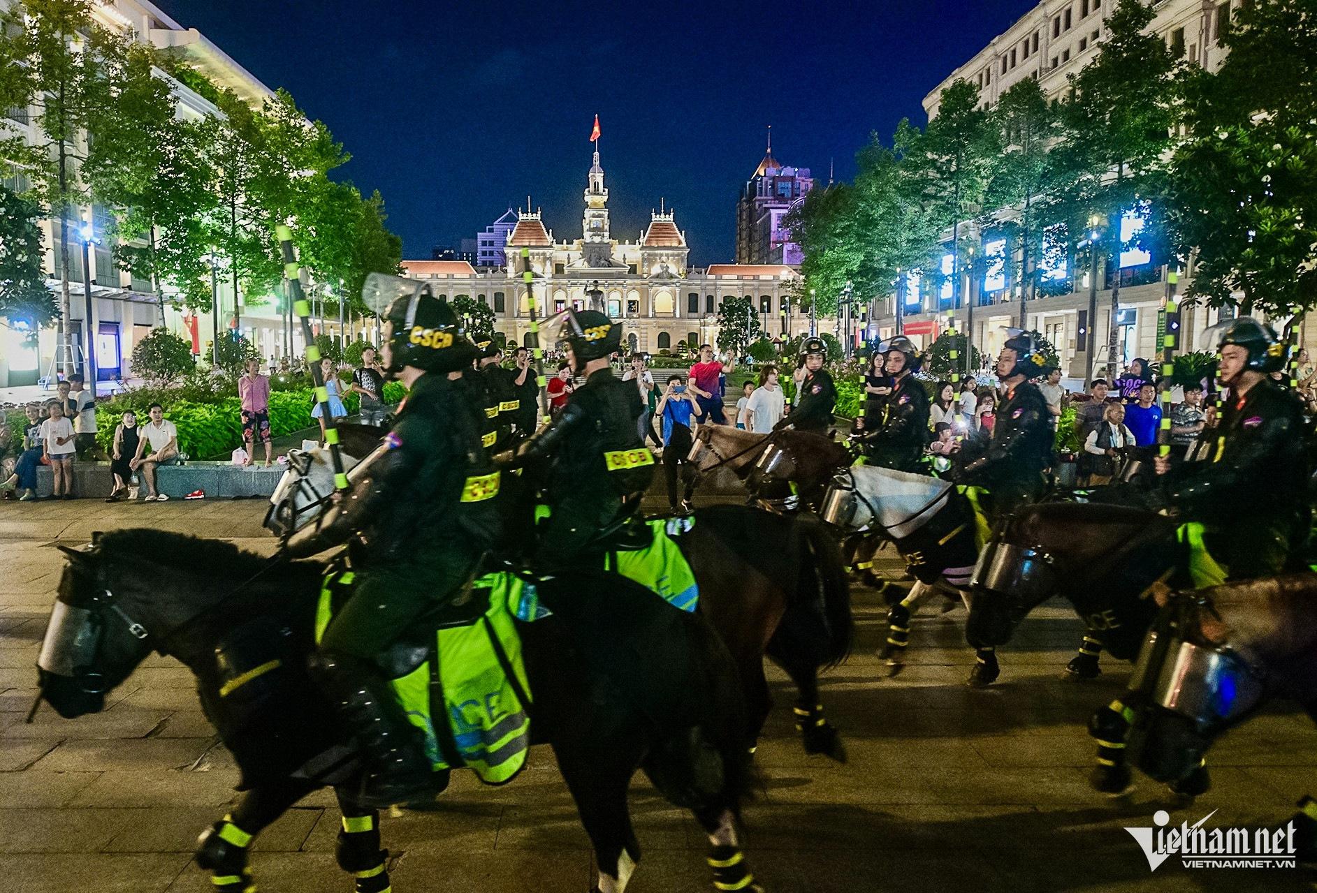 W-kỵ binh TPHCM13.jpg