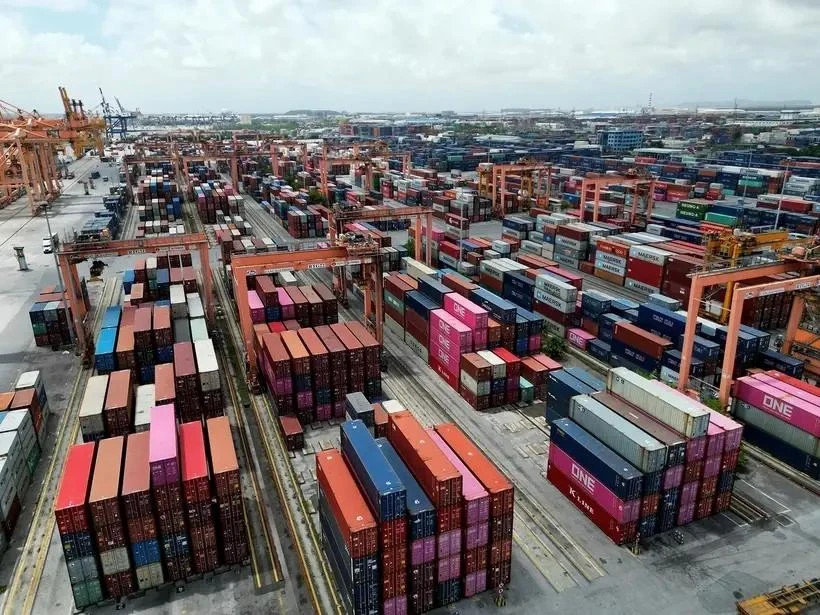 Logistics firms face global pressure to go green