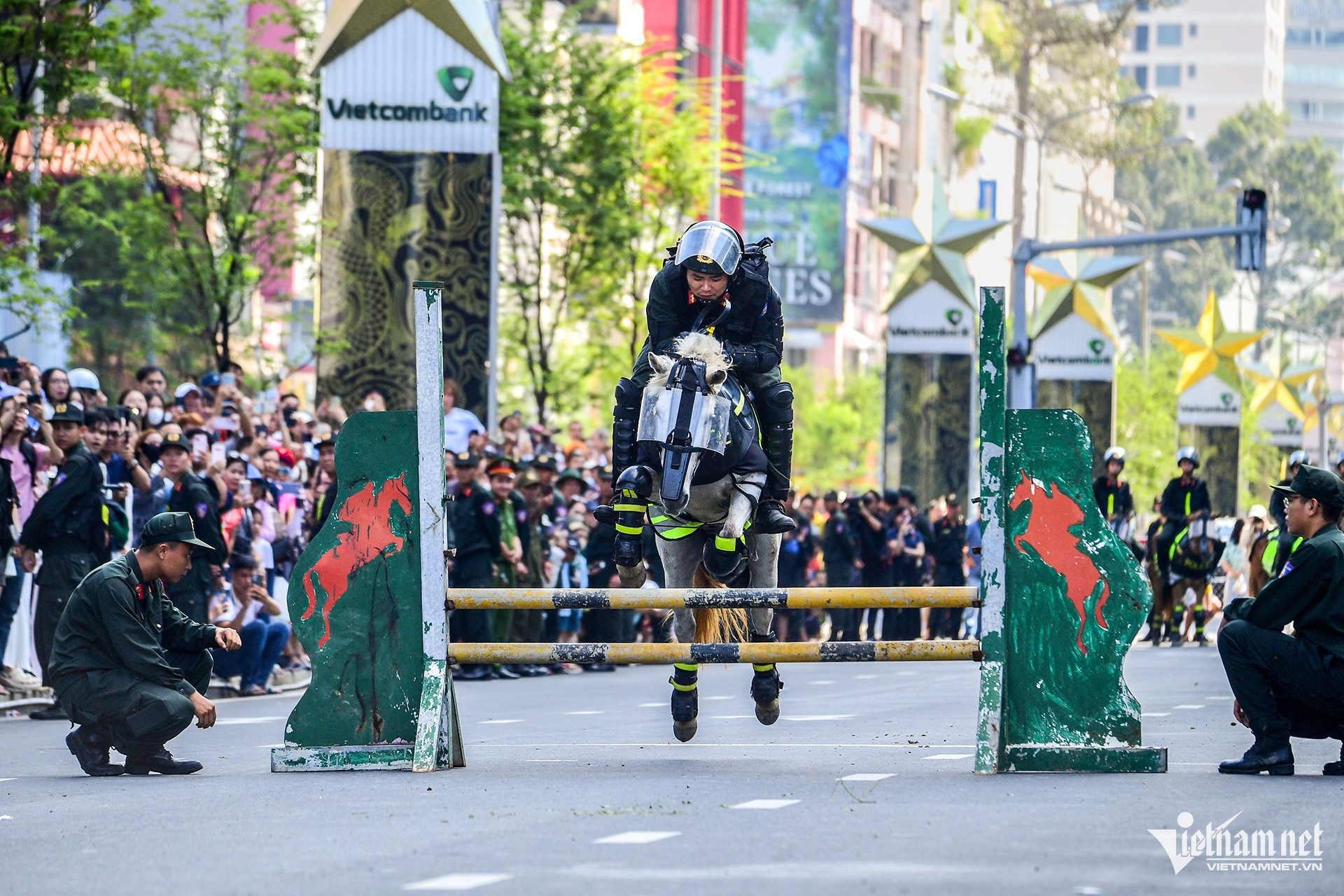 W-kỵ binh TPHCM 9.jpg