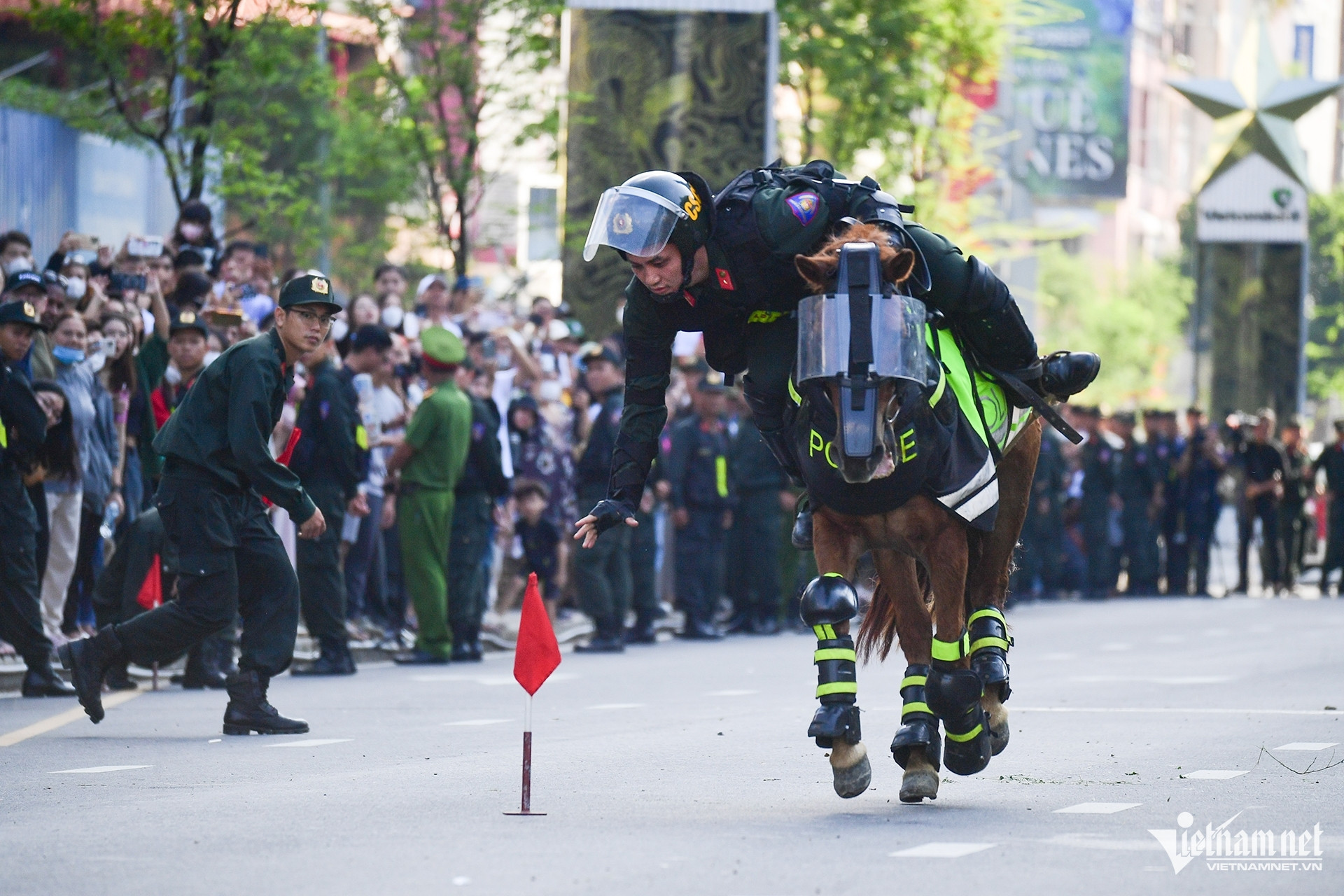 ky binh tphcm 19 943.jpg