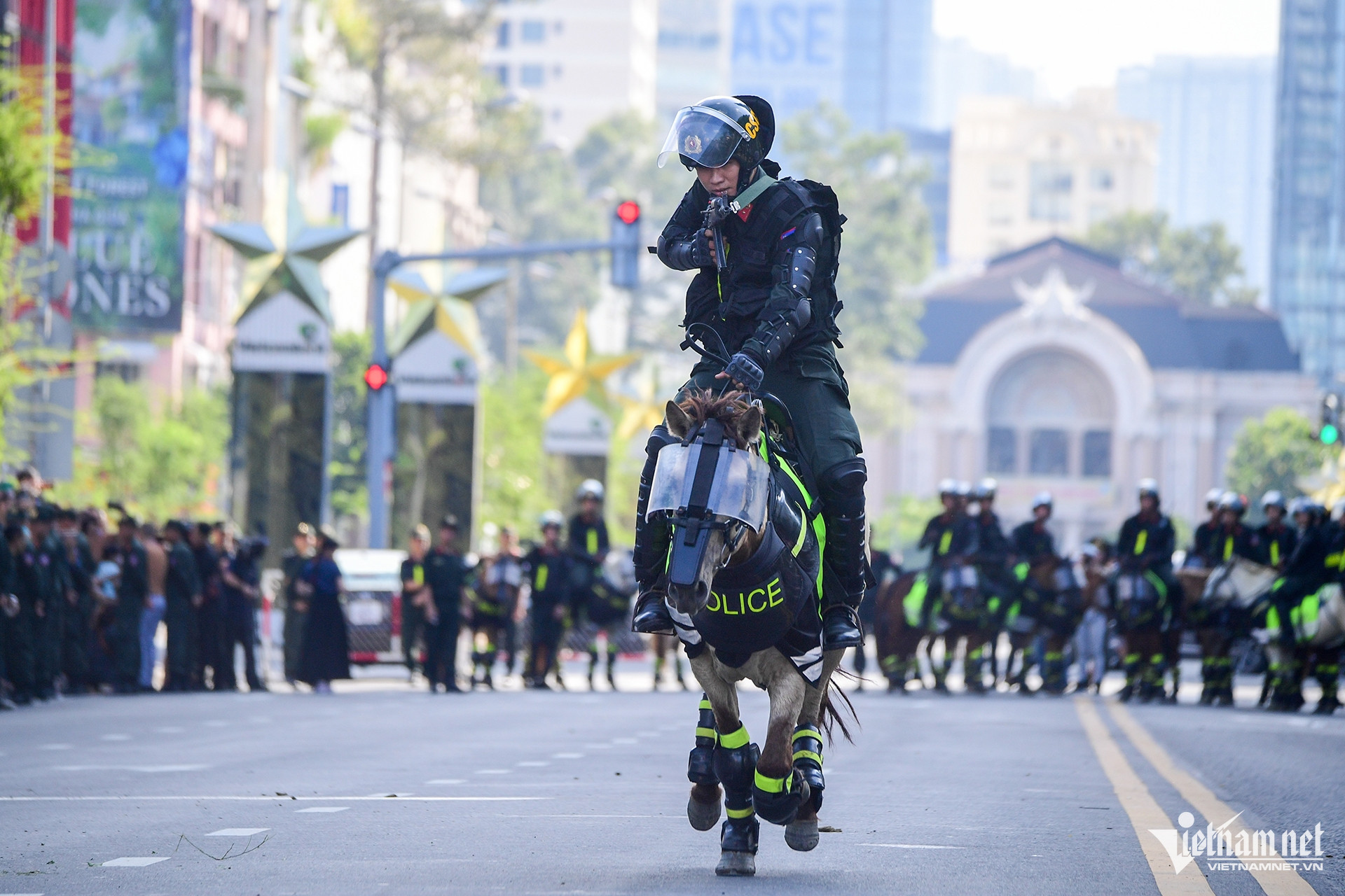 W-kỵ binh TPHCM 18.jpg