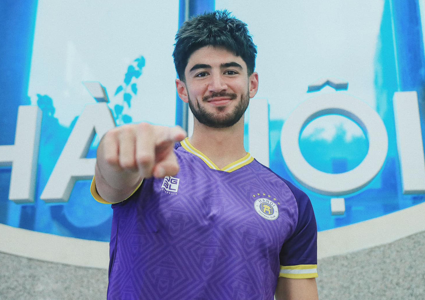 cau thu viet kieu ha noi.jpg