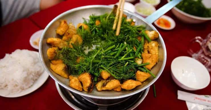 Australian columnist celebrates cha ca La Vong as a must-try Hanoi dish