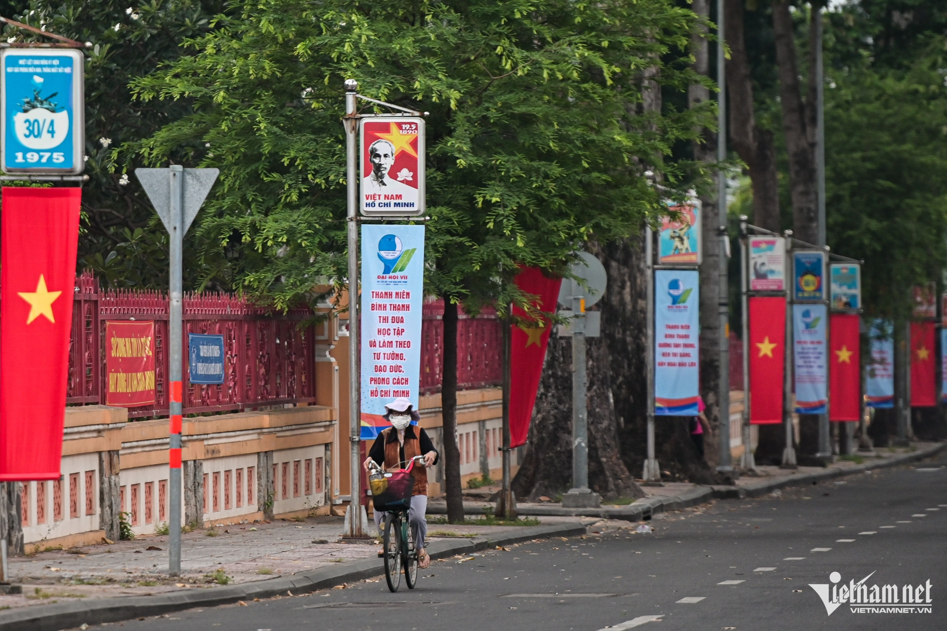 W-cờ hoa 2 9 13.jpg