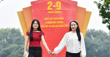 Hanoi and Ho Chi Minh City streets shine bright for National Day celebrations