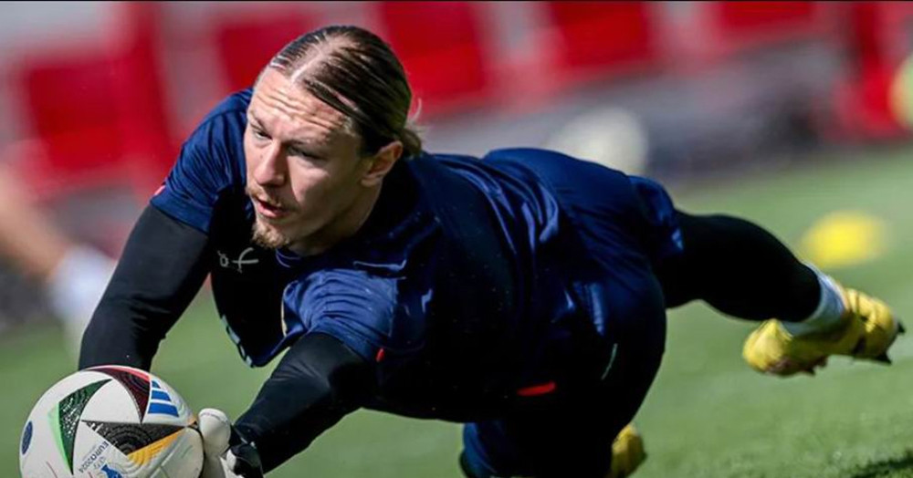 Russian star goalkeeper Matvei Safonov to play in Vietnam