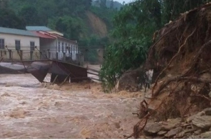 Northern Vietnam warned about severe flooding as river water levels swell up