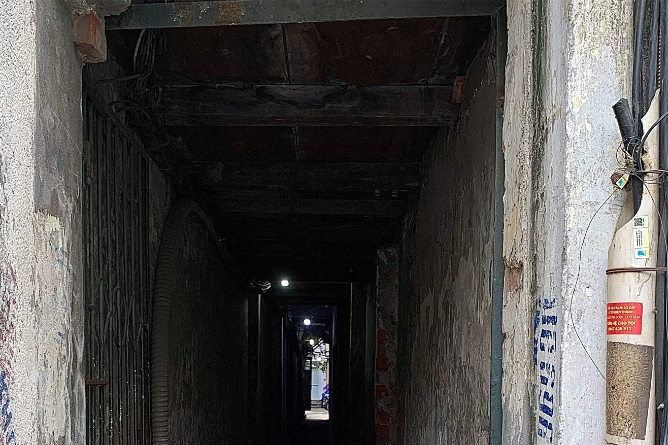 The super-thin, super- expensive street-front houses of Hanoi