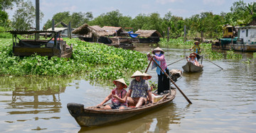 Discovering the unique charms of Tan Phong floating market