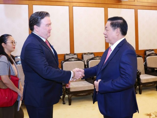 Party official receives US ambassador in Hanoi