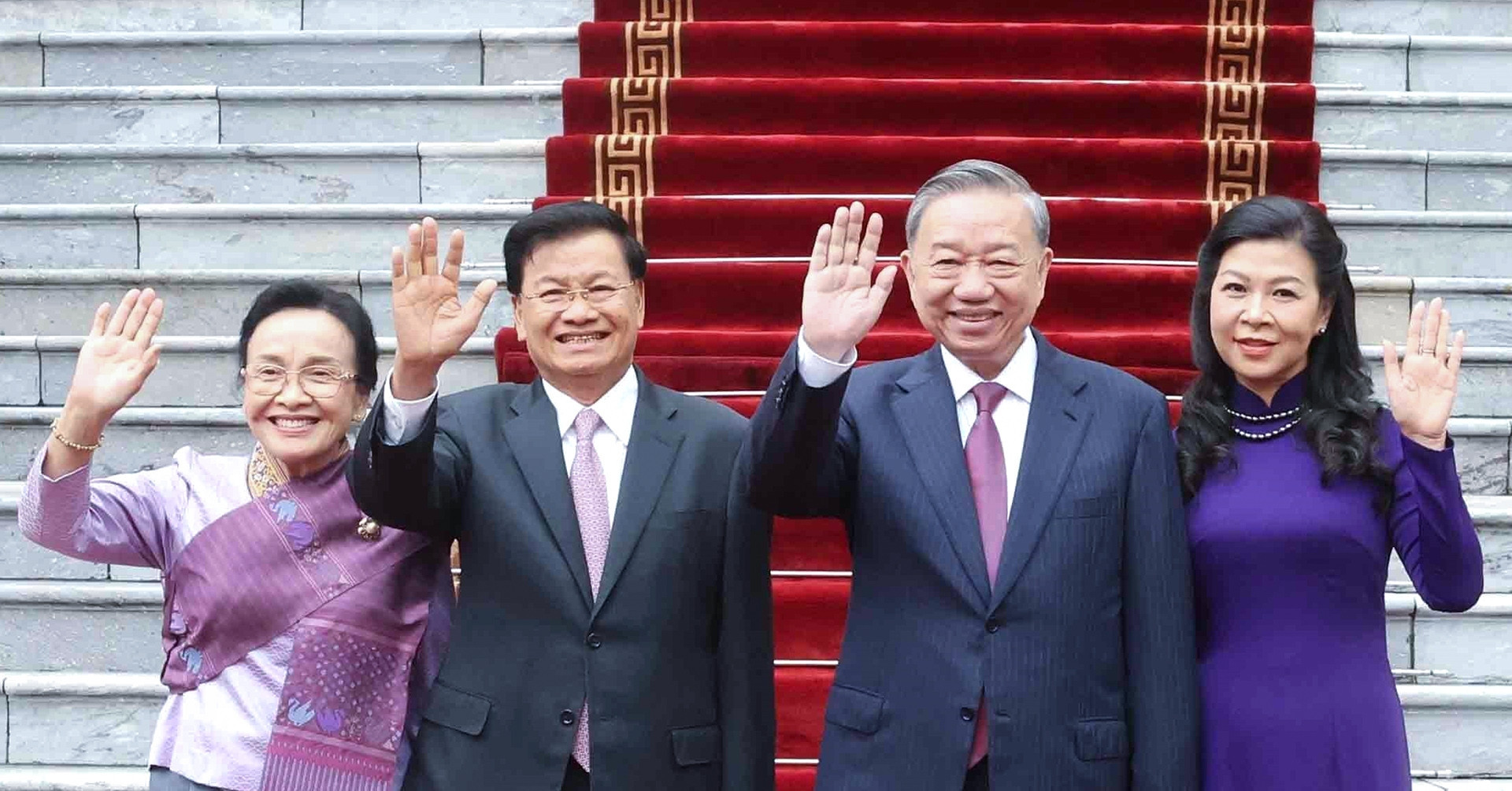 21-gun salute honors Lao President and First Lady on state visit to Vietnam