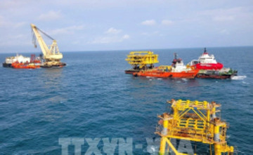 Vietsovpetro installs wellhead platform topside at Bach Ho oil field