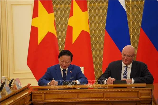 VN, Russia look to step up economic-trade, scientific-technological cooperation