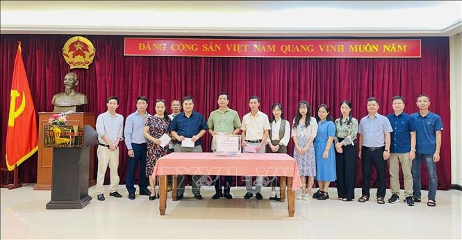 Overseas Vietnamese worldwide raise funds for flood victims in Vietnam