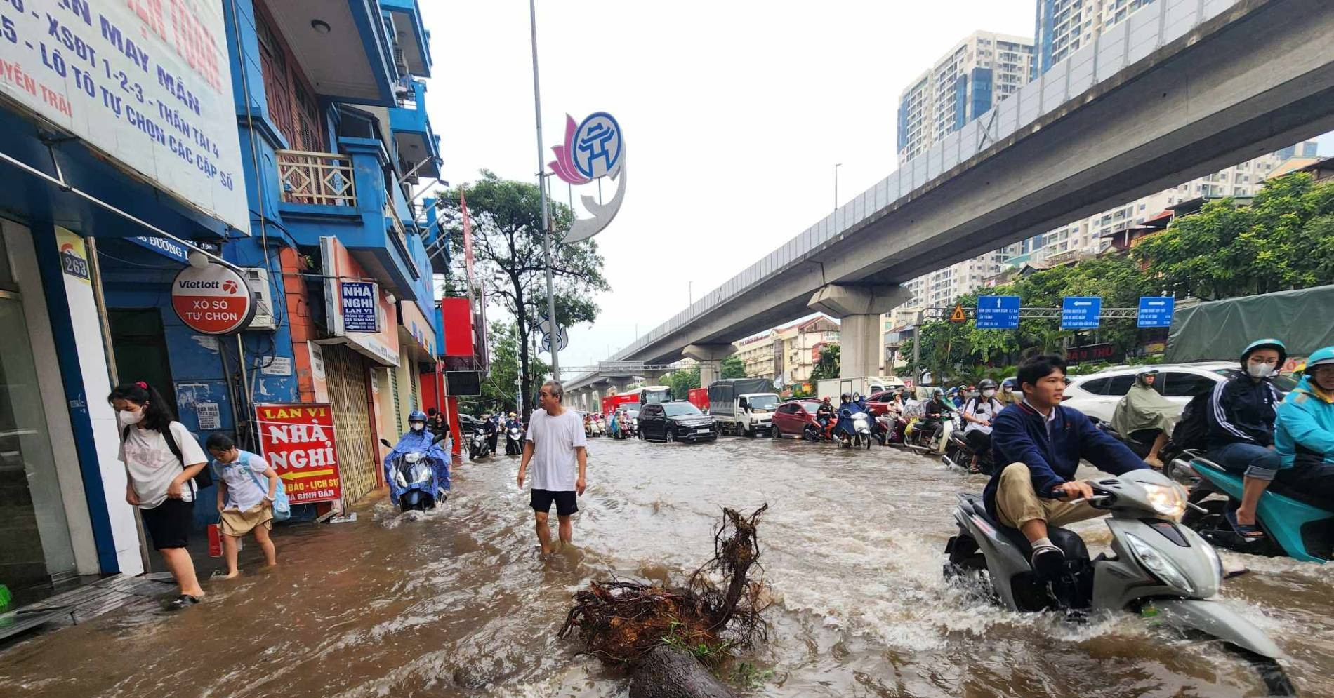 Hanoi paralyzed by severe flooding following torrential rain