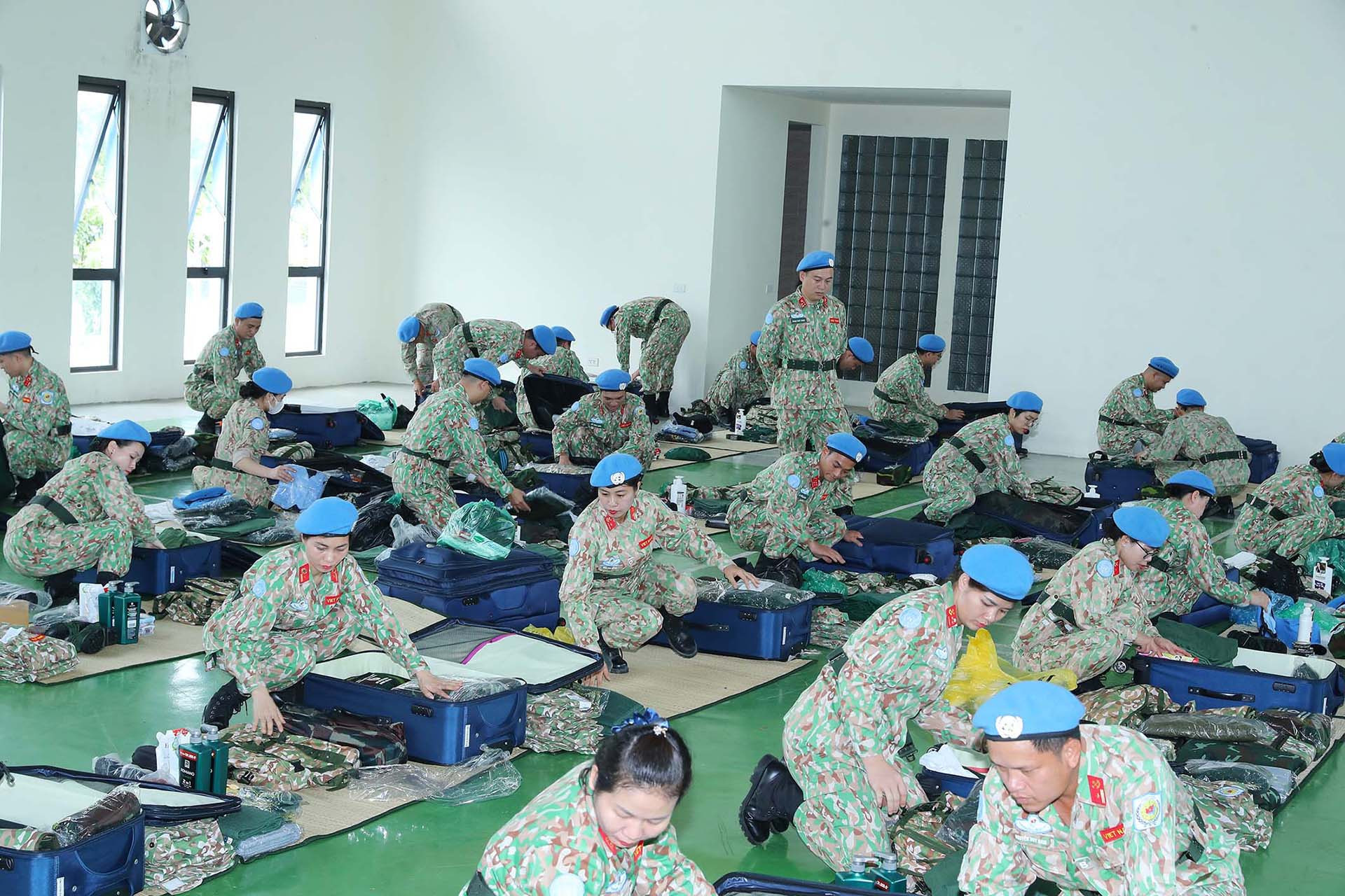 Thượng tướng Phùng Sĩ Tấn kiểm tra Công tác chuẩn bị Lễ xuất quân BVDC2.6 và ĐCB3 (12).jpg