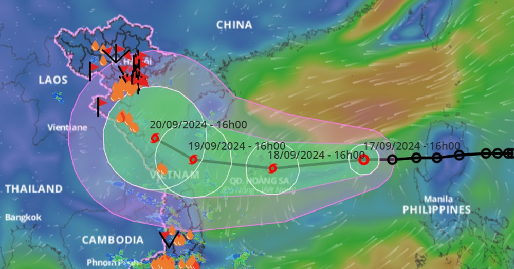 Impending storm No. 4 threatens central Vietnam, from Quang Binh to Quang Ngai