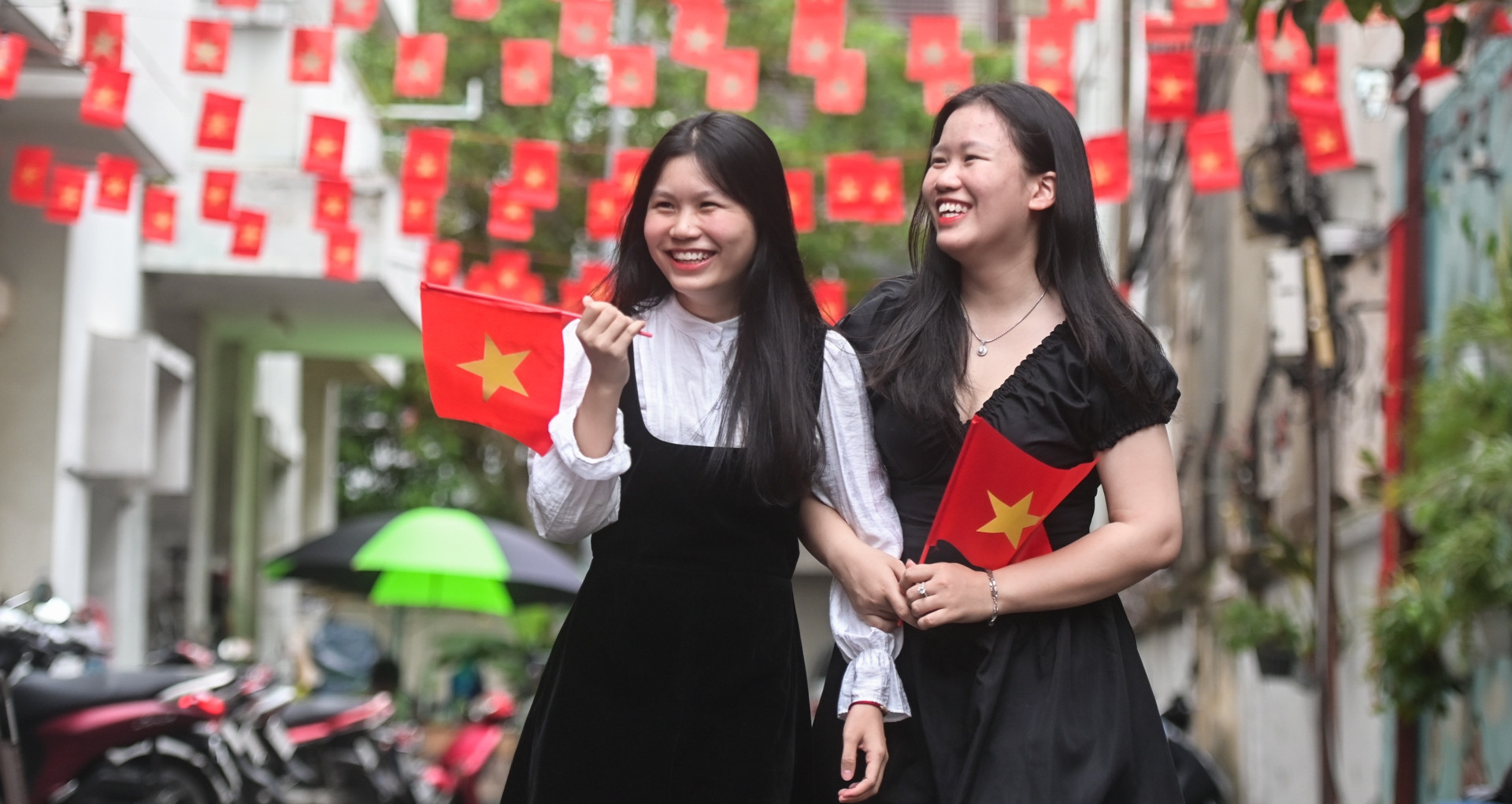 Ho Chi Minh City residents take to the streets for National Day festivities