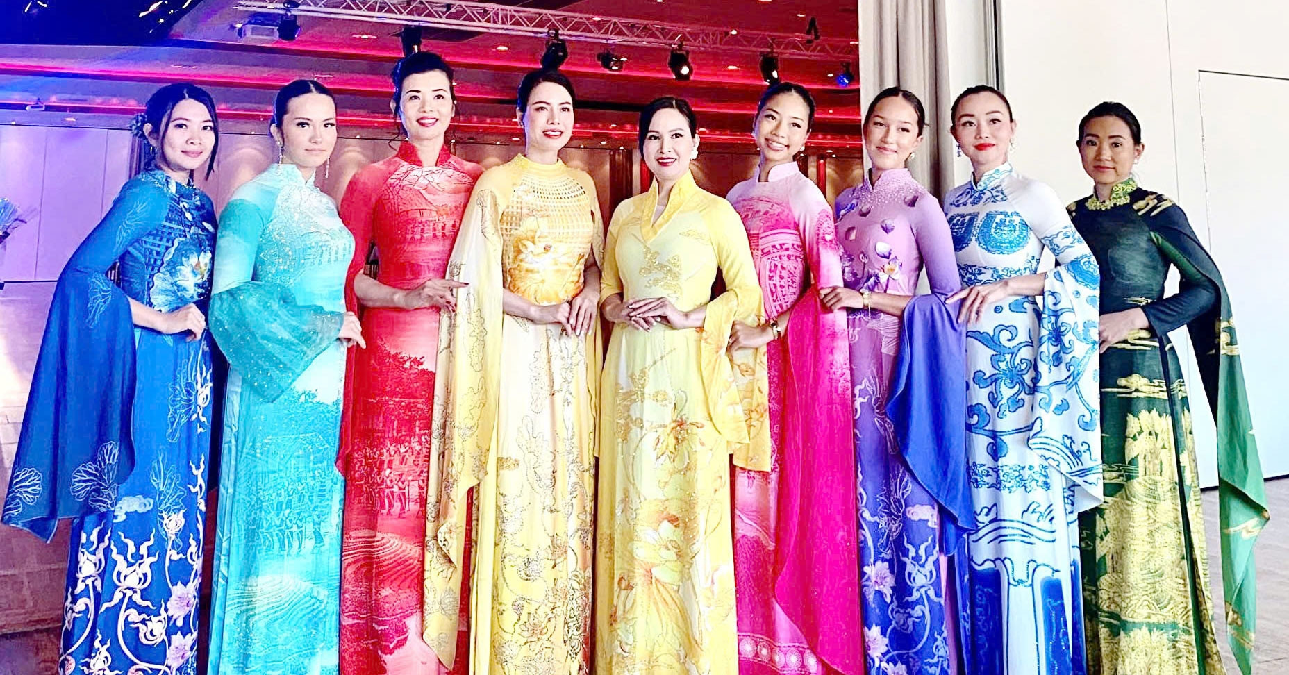 Vietnam’s 'record-setting' ao dai stuns at fashion show in Sweden