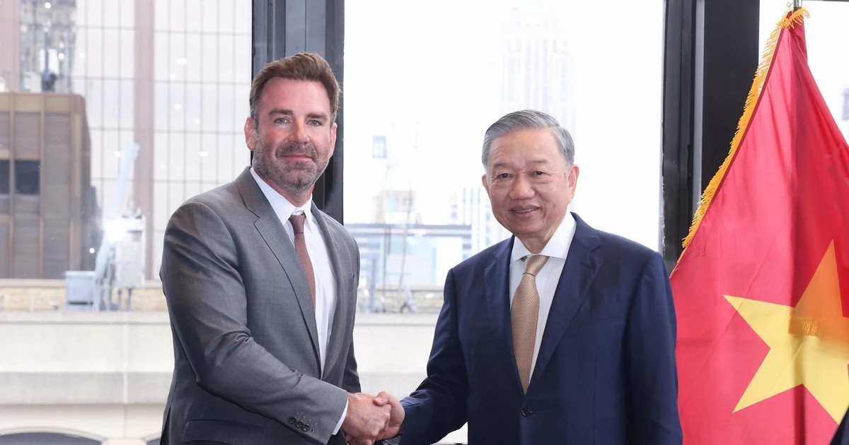 Top leader meets with representatives of tech-corporations, investment funds