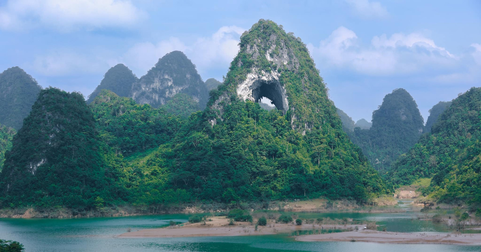 Exploring the 'Giant Eye' of Cao Bang