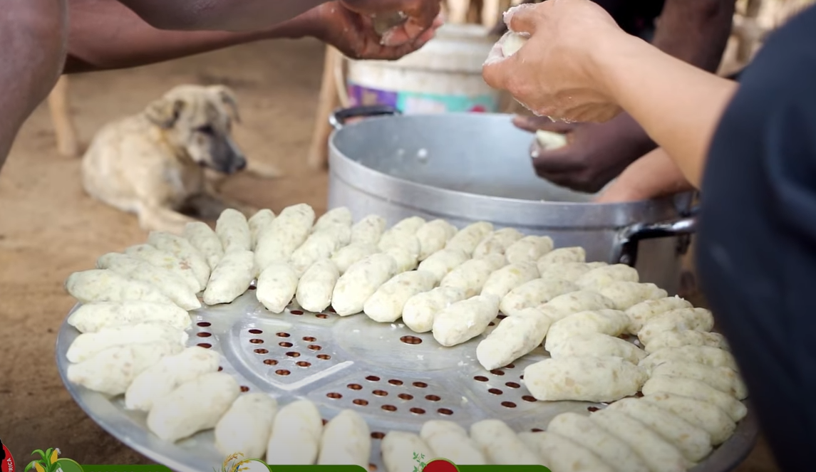nguoi dan chau phi lan dau thu mon an viet nong bong mieng noi dung mot tu 3519.png