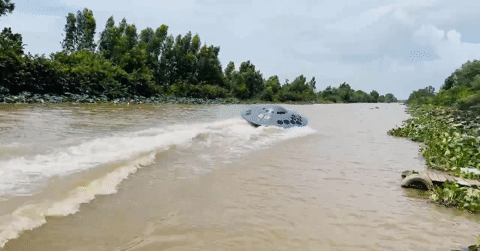Kien Giang inventor creates UFO-inspired craft, leaves viewers in awe
