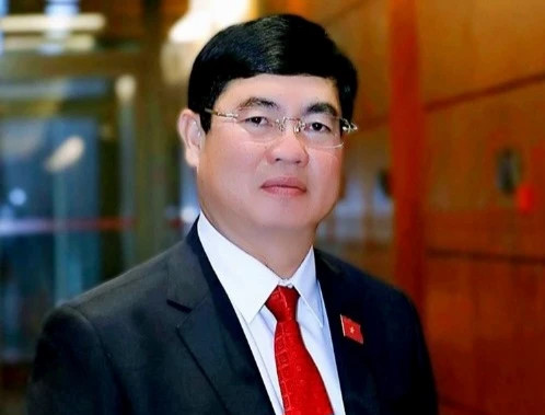 Tran Dinh Van permitted to cease working as NA deputy