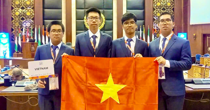 Vietnam shines globally with full medal haul at Int'l Informatics Olympiad