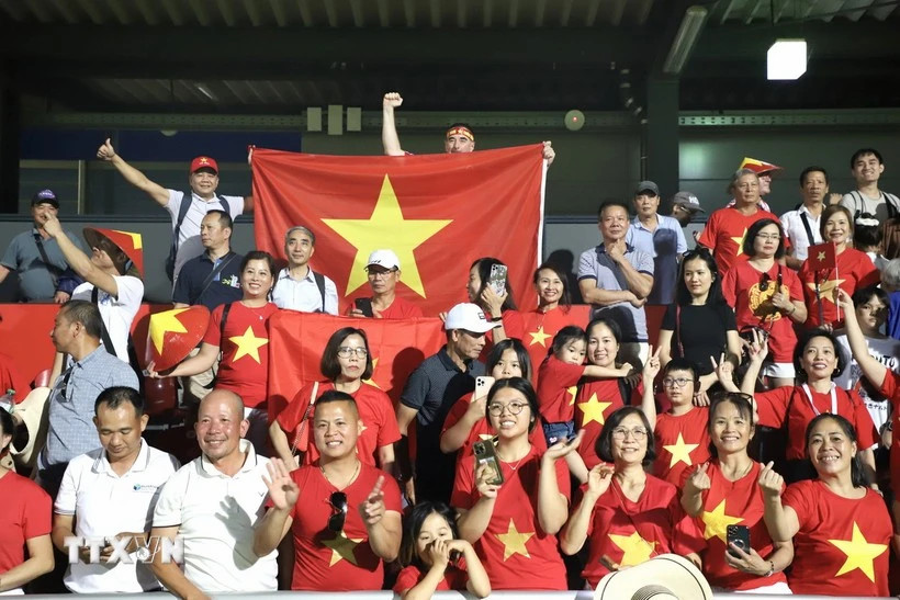 Vietnamese women footballers still inferior to German RB Leipzig sisters